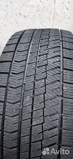 Bridgestone Blizzak VRX2 245/45 R19 98Q