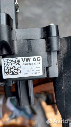 Переключатель поворотов,дворнико.Volkswagen Tiguan