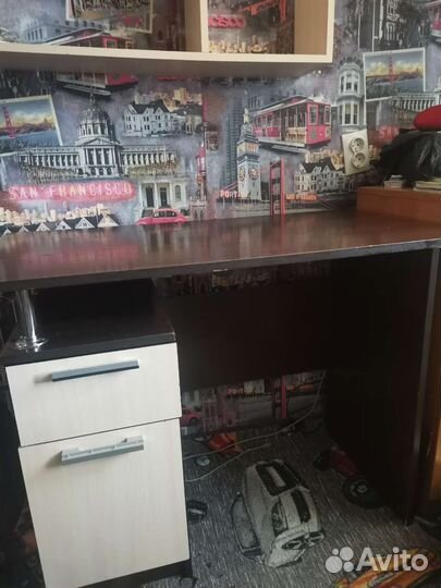 Письменный стол