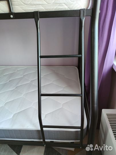 Двухъярусная кровать