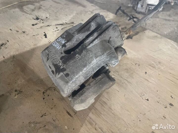 Суппорт задний левый Bmw 5 E60 M57D25 2006