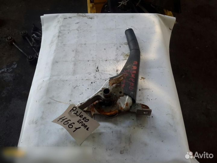 Рычаг стояночного тормоза Mitsubishi Pajero Monter