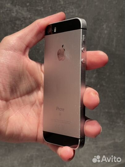 iPhone SE, 32 ГБ