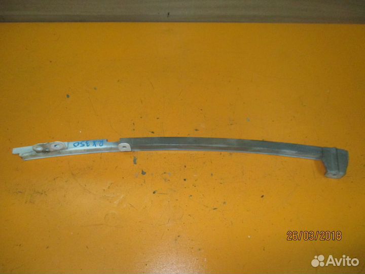 Направляющая стекла двери задней правой Lexus