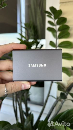 Внешний SSD Samsung T7 на 2000 гб (2 тб)