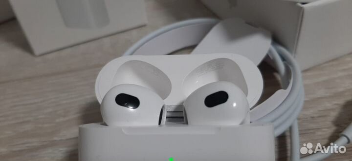 Беспроводные наушники apple airpods