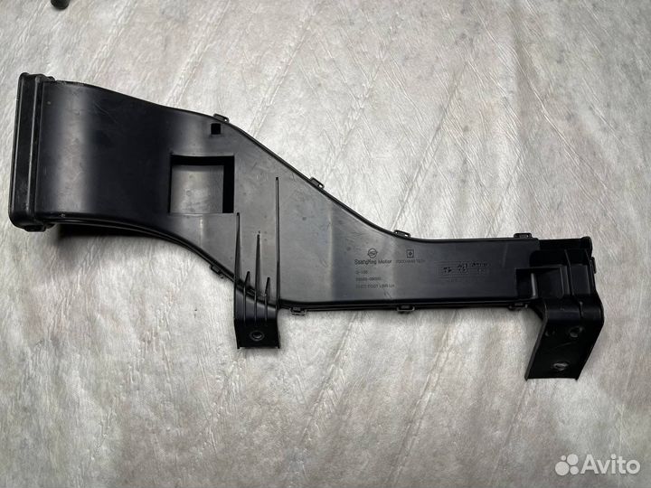 Воздуховод салона левый на SsangYong Kyron