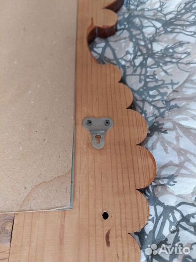 Зеркало с рамой из массива дерева