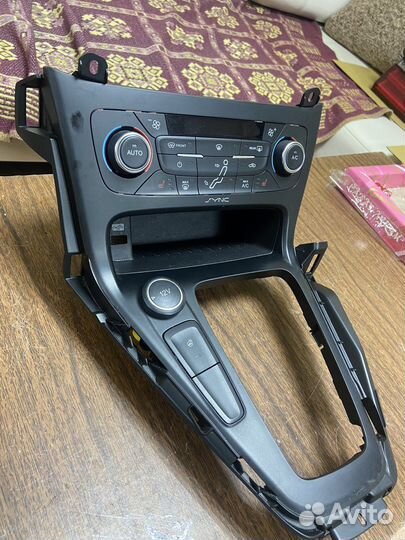 Блок управления климатом Ford Focus 3