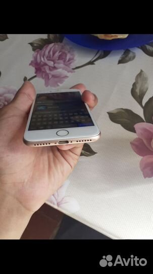 iPhone 8, 64 ГБ