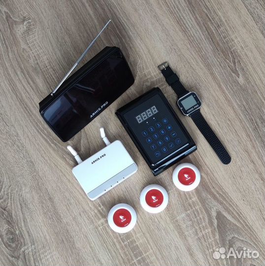 Кнопка вызова официанта с часами, табло, усилитель