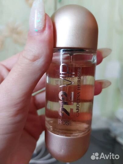 Carolina Herrera 212 VIP Rose