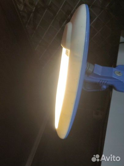 Лампа настольная прищепка