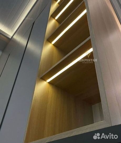 Шкаф в квартиру