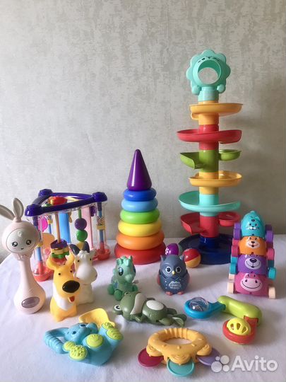 Развивающие игрушки для малышей пакетом