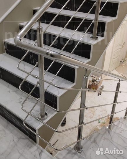 Монтажники перил из нержавеющей стали