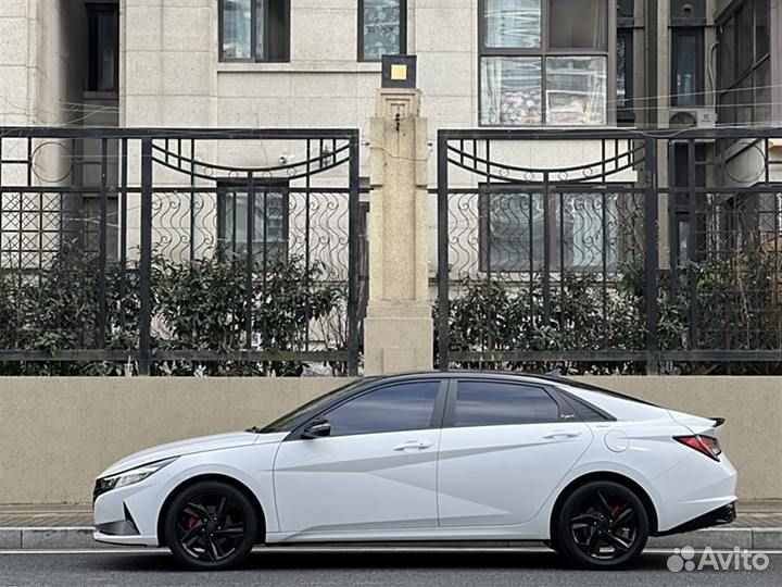 Hyundai Elantra 1.5 CVT, 2022, 31 800 км