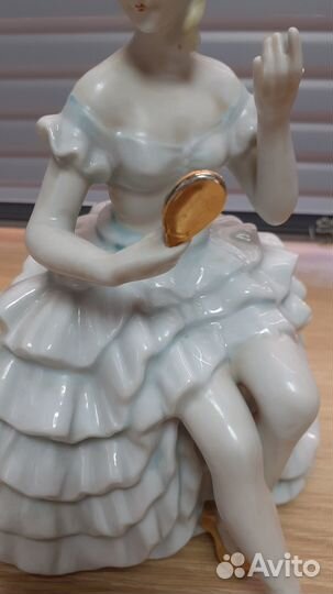Статуэтка фарфоровая 