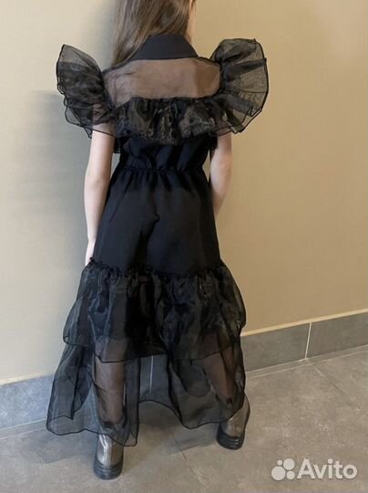 Платье уенсдей