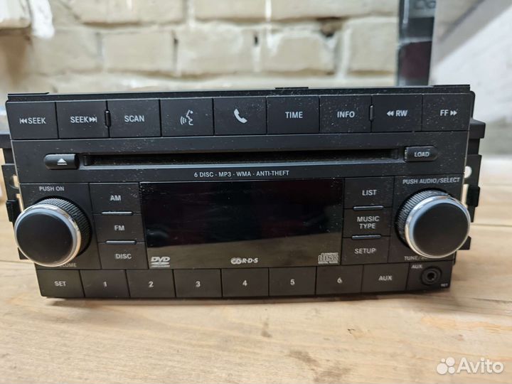 Штатная магнитола Chrysler