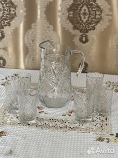 Графин со стаканами