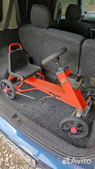 Автомобиль детский педальный спорт