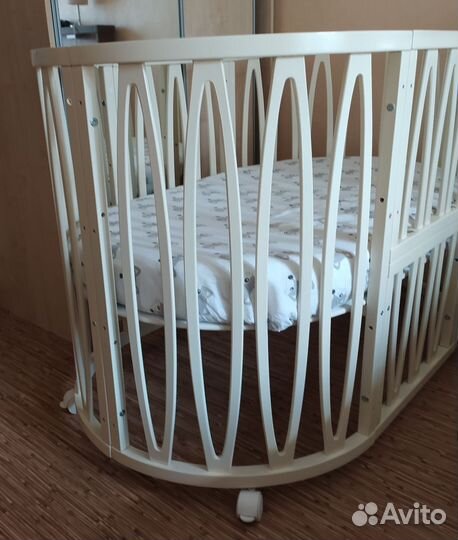 Детская овальная кроватка