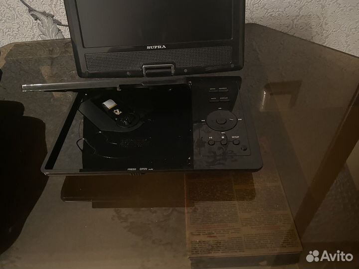 Продаю портативный dvd плеер