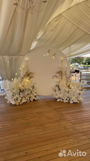 Свадебный декоратор цветочное оформление