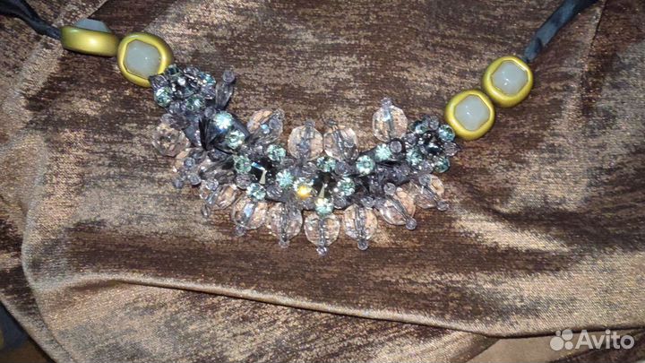 Украшение на шею