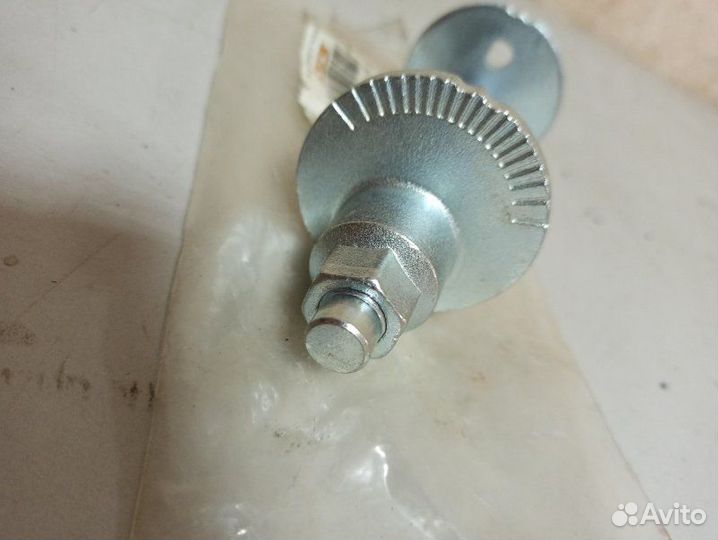 Болт эксцентрик Toyota Land Cruiser Prado 90