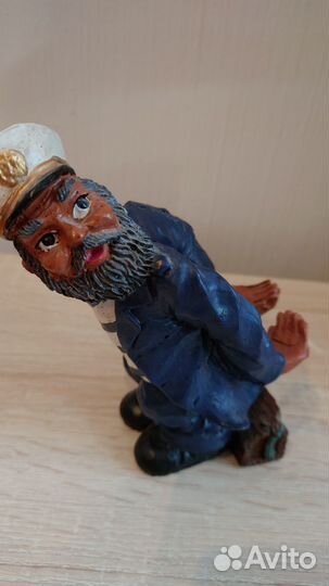 Фигурка декоративная сувенир подставка для бутылки