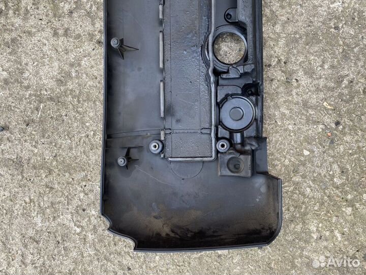 Декоративная крышка двигателя Mercedes 210 2,7 CDI