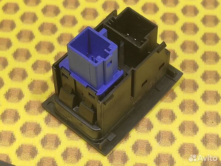 Кнопка аварийной сигнализации Volkswagen Jetta JEM