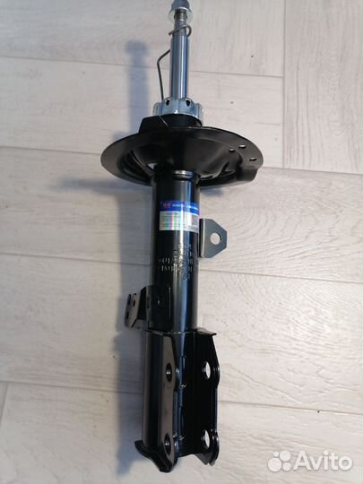 Амортизатор передний Toyota