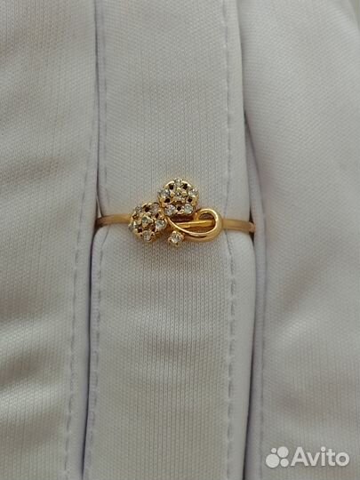 Золотое кольцо с камнем 17,5р