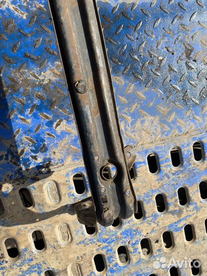 Подрадиаторная панель Ford Escort