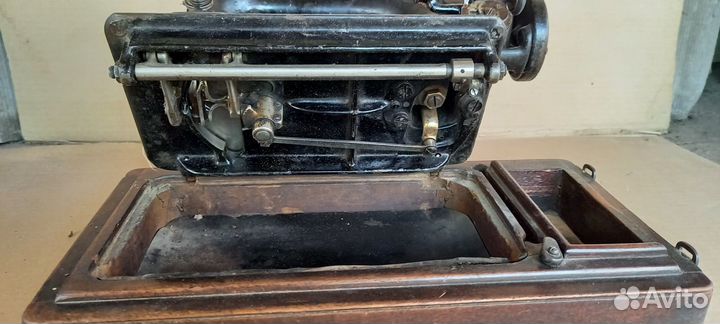 Швейная машинка 