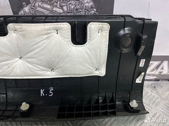 Накладка замка багажника Kia K5 DL3 2021