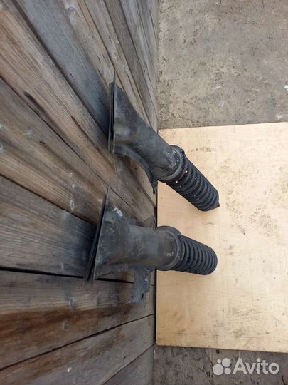 Задние стойки на Ауди80