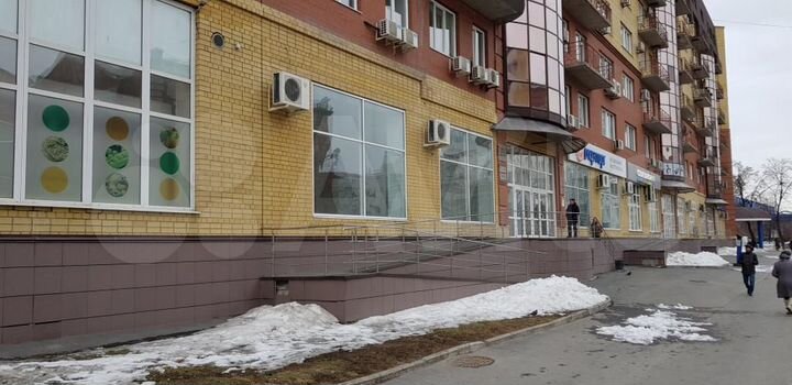 Торговое помещение, 240 м²