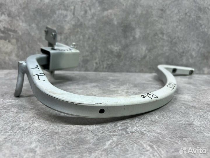 Петля крышки багажника правая Volkswagen Polo 5