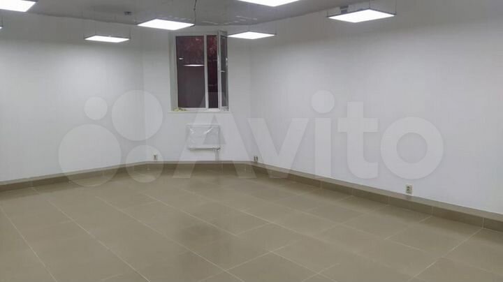 Торговая площадь, 50 лет влксм ул., 29