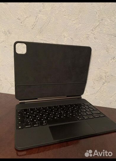 Чехол с клавиатурой iPad