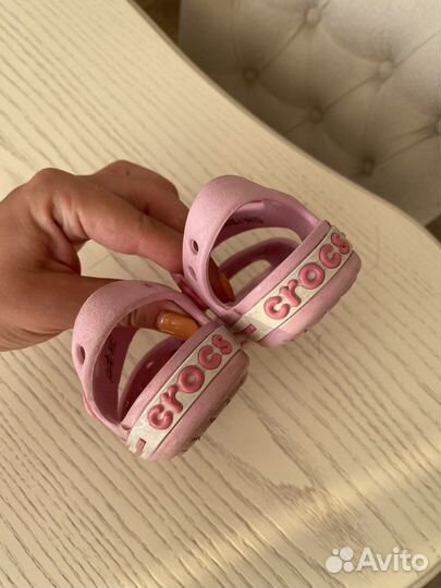 Сандалии детские для девочек crocs