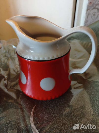 Чайник и молочник