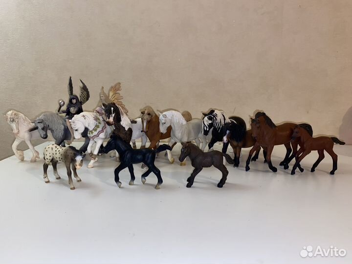 Коллекционные фигурки лошадей Schleich