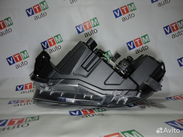 Фара правая Vesta SW Cross