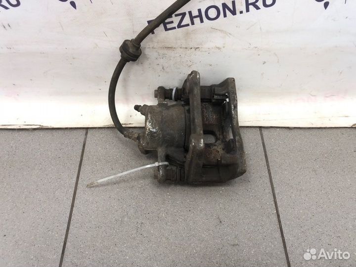 Суппорт тормозной передний правый Renault Duster