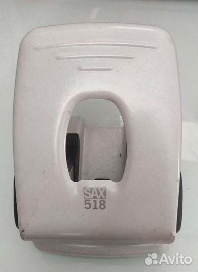 Дырокол SAX518